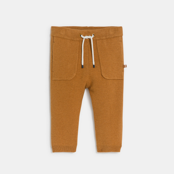 بنطلون محبوك بالدرز، ناعم باللون البني للأولاد الصغار